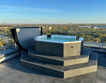 Badezuber für 9 Pers. 2.4×1.8m mit GFK Einsatz