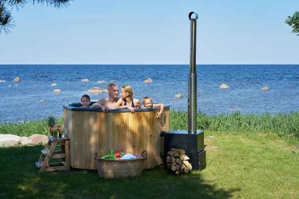 Badezuber für 6 Pers. 1,8×1,8m mit GFK Einsatz