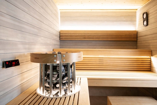 GLOW   Harvias Säulenofen Glow erfüllt die Anforderungen der anspruchsvollsten Designer von Sauna-Inneneinrichtungen. Die stilvolle und schlanke Form des Glow ermöglicht ein flexibles Design der Sauna-Inneneinrichtung. Seine hohe Säulenform macht die Saun