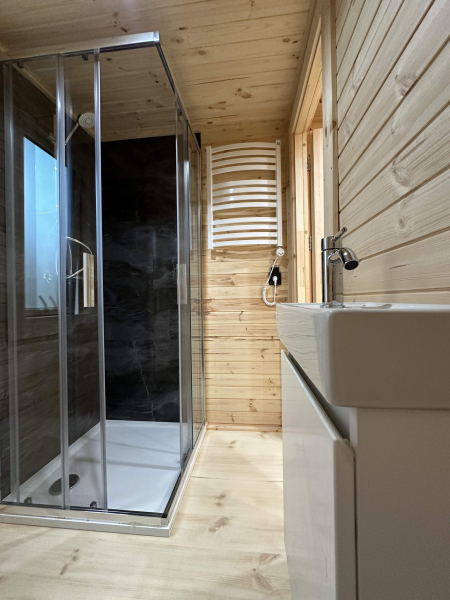 Modern Sauna 2,3 x 5,9 m - mit Badezimmer